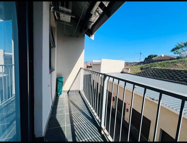2 BEDROOM APARTMENT FOR SALE IN NEWLANDS EAST